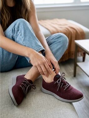 5. NWOT Allbirds Womens Wool Runner Burgundy Running Shoes Si…